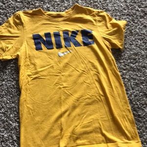 XS men Nike T-shirt